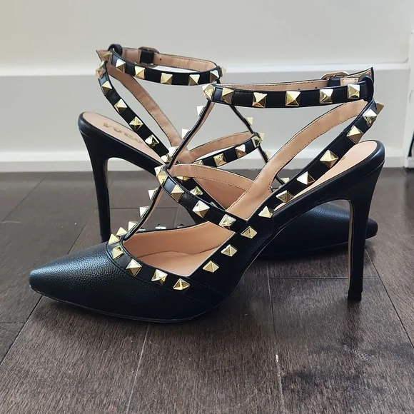 Sandals - Picture 2 of 5